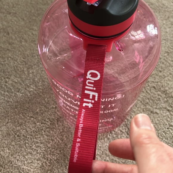 Build Life 1 gallon water bottle - Picture 4 of 6